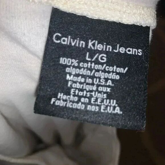 Calvin Klein 90s/Y2k baby tee - Picture 4 of 4